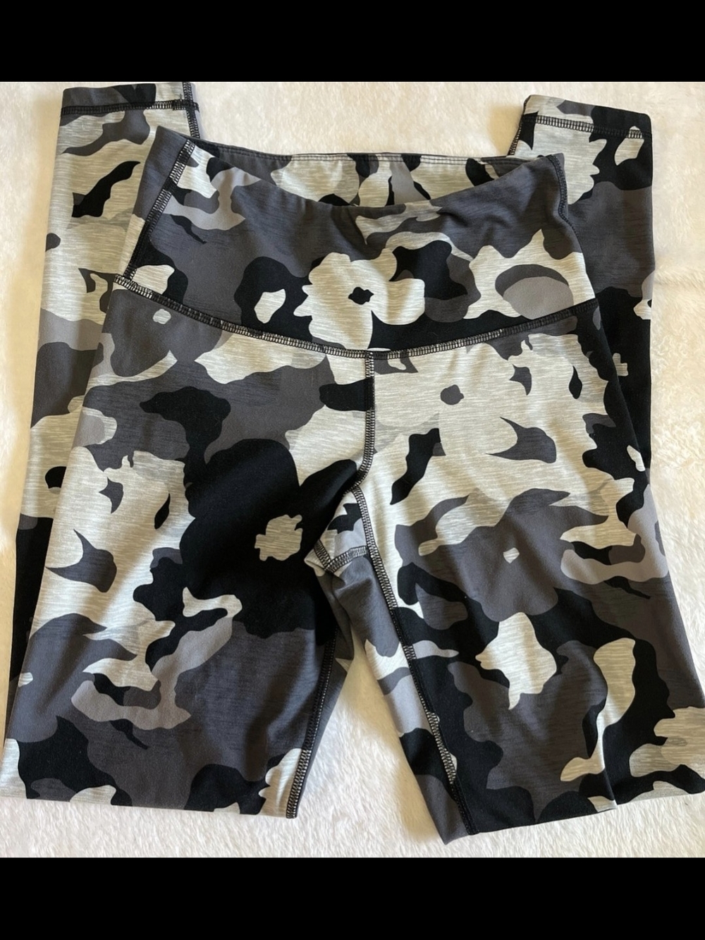 Old Navy Black, Gray & White Camo Leggings
